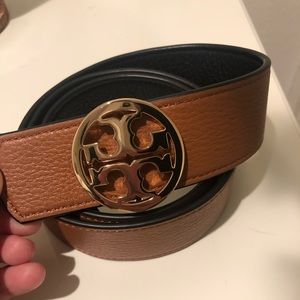 Tory Burch Reversible (Black/Brown) Logo Belt